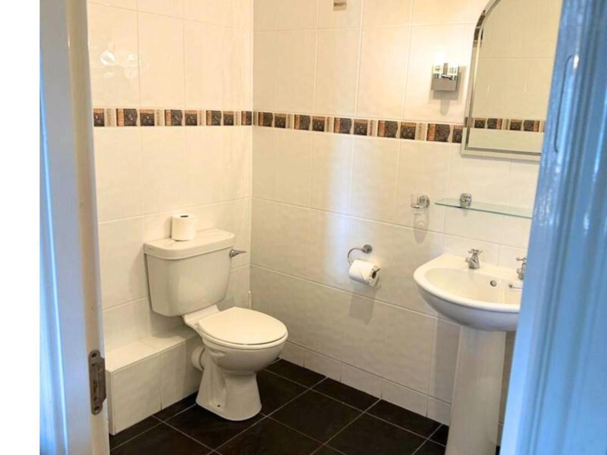 Spacious 2 Bedroom Apartment In Killarney Exterior photo